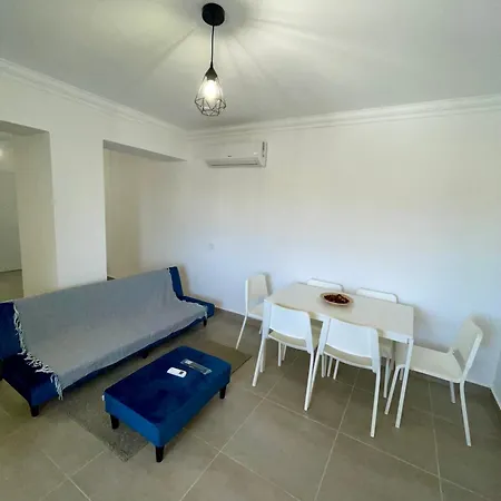 Apartment 2 Bedroom In With Swimming Pool *