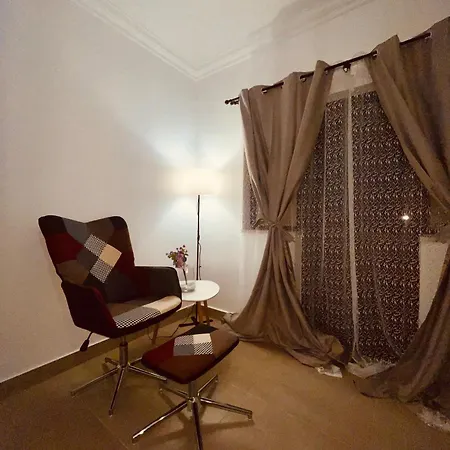 アパート 2 Bedroom In With Swimming Pool サグレス